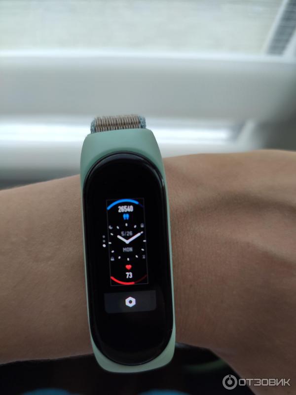 Смарт-браслет Xiaomi Mi Band 5 фото
