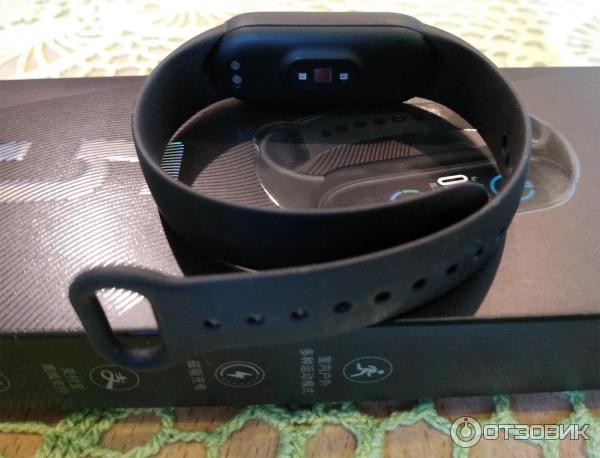 Смарт-браслет Xiaomi Mi Band 5 фото