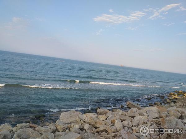 Пляж лагуна каспийск. Каспийское море дагестан. Рассвет на каспийском море освещает дагестан. Астрахань набережная каспийского моря. Каспийское море дагестан.