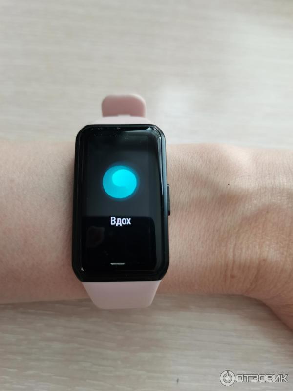 Смарт-браслет Honor Band 6 фото