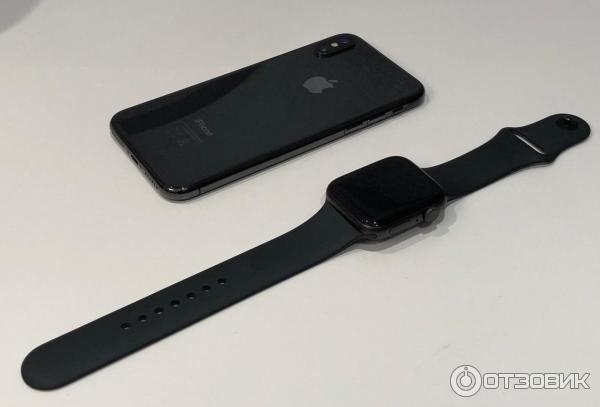 Apple Watch 38 мм на женской руке