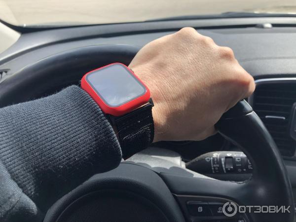 Apple Watch 38 мм на женской руке