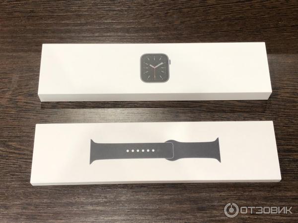 Apple Watch 38 мм на женской руке