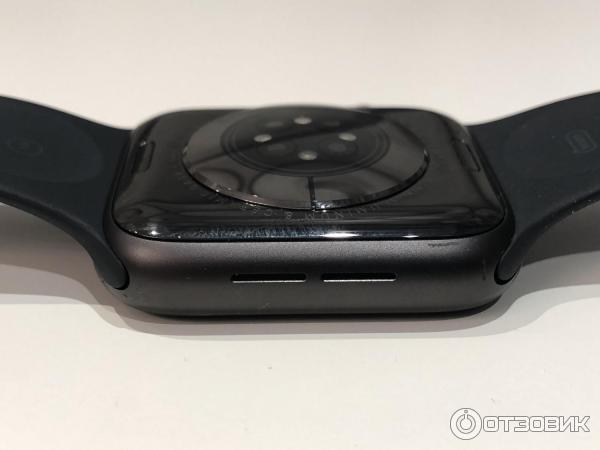 Apple Watch 38 мм на женской руке