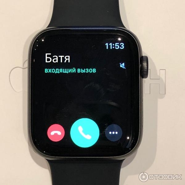 Apple Watch 38 мм на женской руке