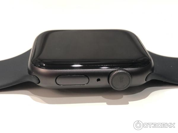 Apple Watch 38 мм на женской руке