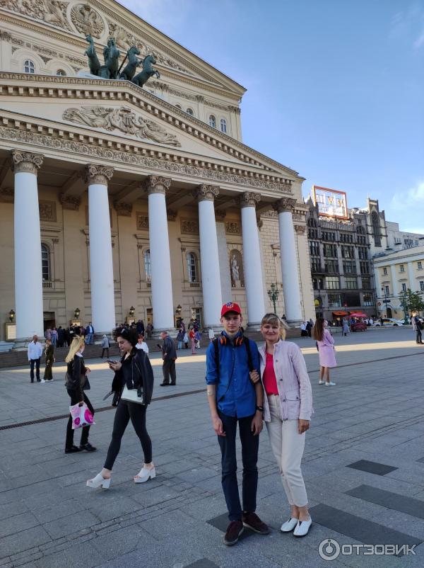 У Большого театра