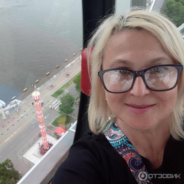 В кабинке колеса