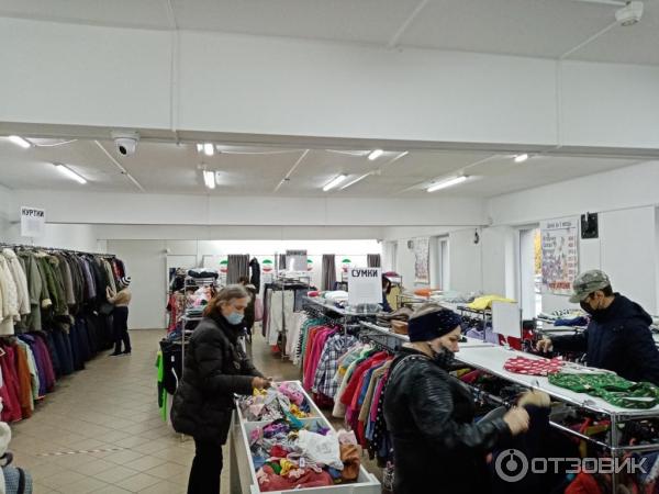 интерьер секонд хенд. секонд хенд. одежда секонд. Evona одежда. одежда из европы в калининграде.