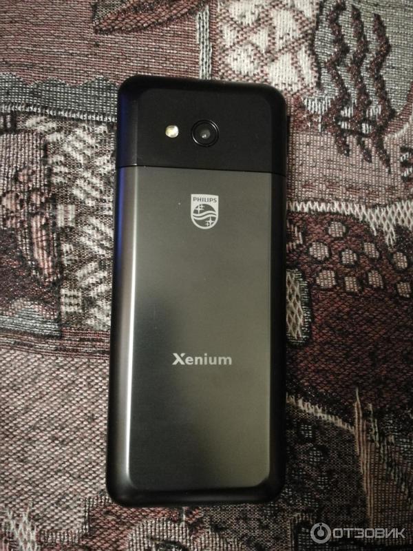 Мобильный телефон Philips Xenium E590 фото