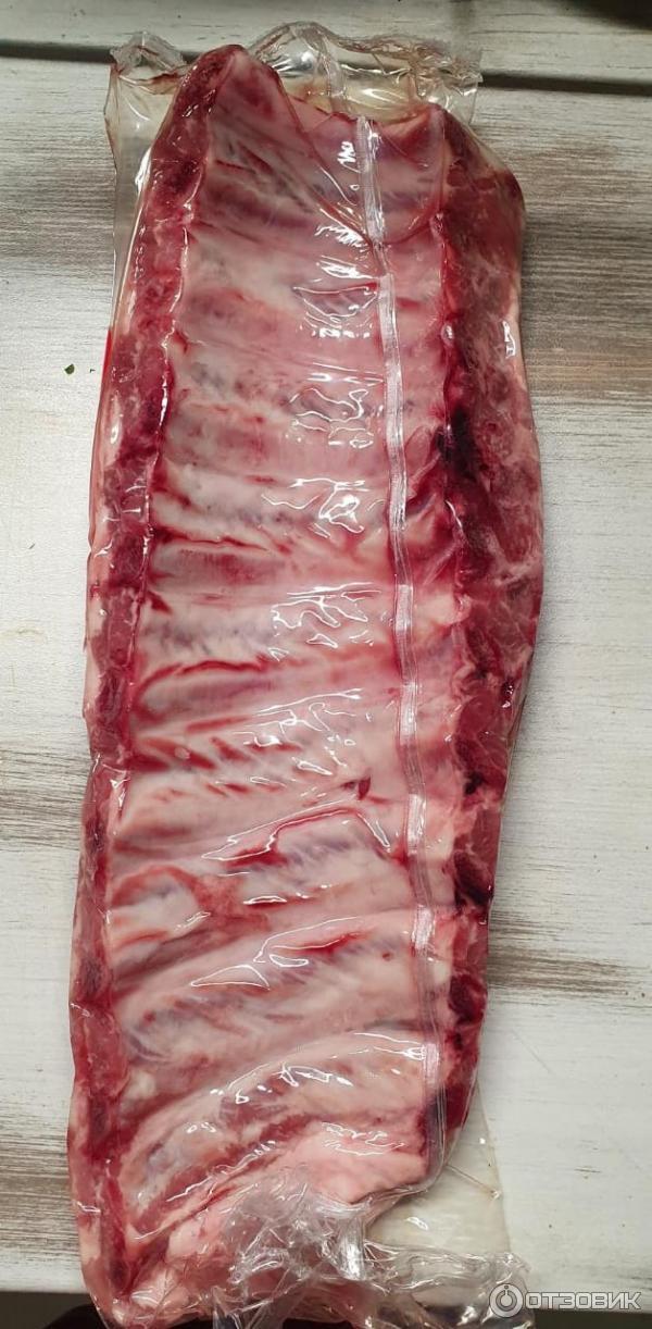 Мираторг ребрышки деликатесные. Рёбрышки свиные деликатесные мираторг. Мираторг ребрышки деликатесные. Мираторг ребрышки деликатесные. Свиные ребра мясистые.