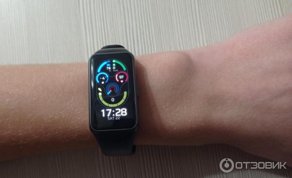 Фитнес-браслет Huawei Band 6 фото