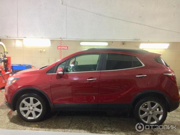 Buick Encore на подъемнике. «Смешанный расход — всего 7 литров»
