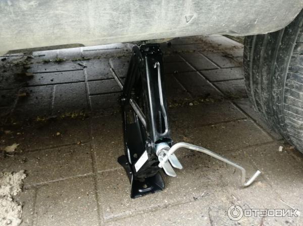 Домкрат Renault 995504629R