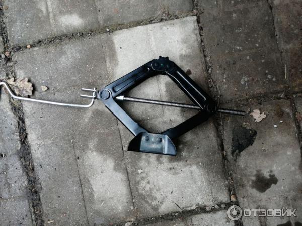 Домкрат Renault 995504629R