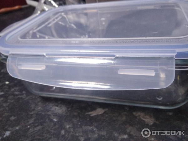 Открытый контейнер в магните с косметикой для рабочих обедов самый идеальный вариант