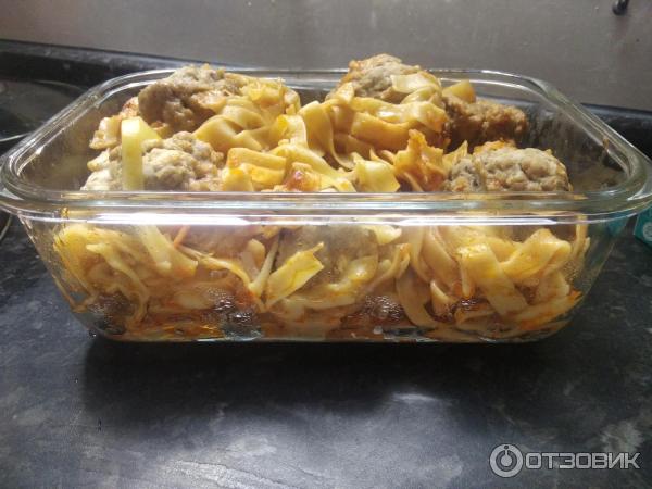 Открытый контейнер в магните с косметикой для рабочих обедов самый идеальный вариант