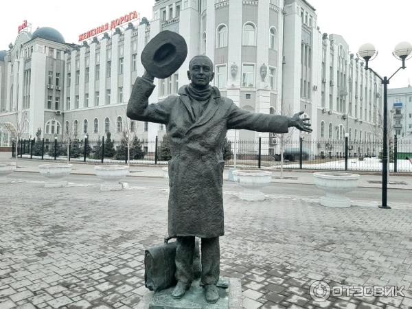 Памятник детям войны на проспекте непокоренных санкт-петербург. Саратов памятник ленину на театральной площади. Городской округ город белгород. Памятник богдану хитрово. Памятник в каждом городе.