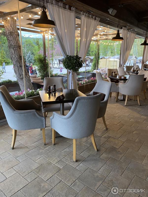 Ресторан абрау дюрсо ростов на дону. Вино абрау-дюрсо, пино нуар. Терраса абрау дюрсо ресторан. Ресторан 1870 абрау-дюрсо. Абрау дюрсо кафе.