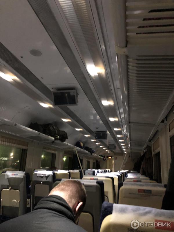 Плацкарт москва псков. Вагон. 63в поезд сидячий вагон. 085 Поезд сидячий. Поезд Москва.