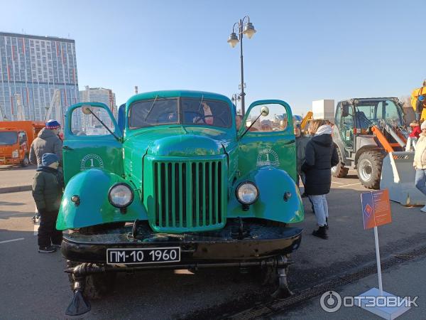 Отзыв о Выставка специализированной техники около ТРЦ "Остров мечты ...