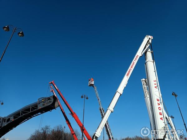 Отзыв о Выставка специализированной техники около ТРЦ "Остров мечты ...
