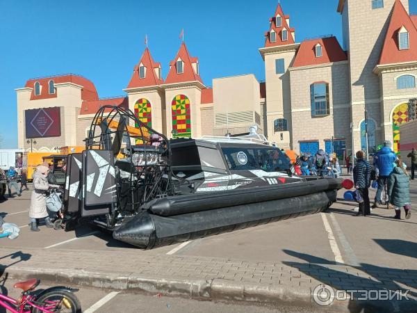 Отзыв о Выставка специализированной техники около ТРЦ "Остров мечты ...