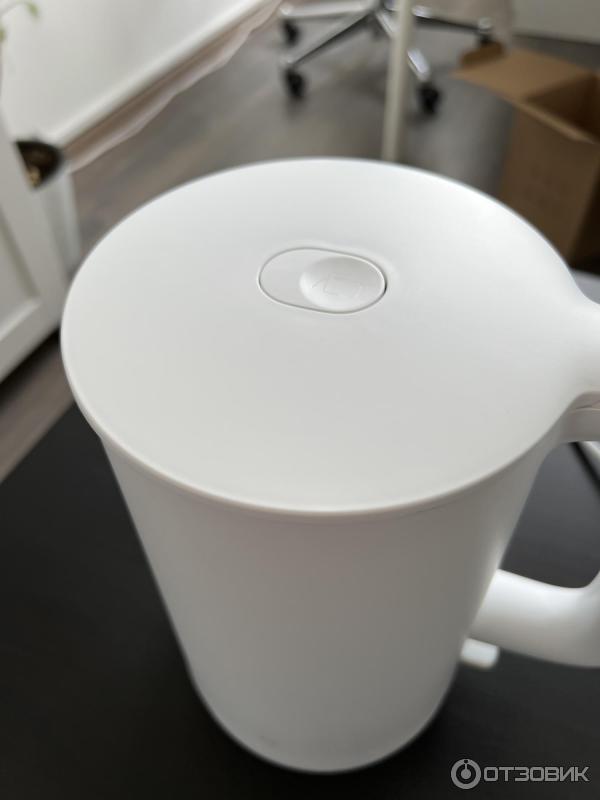 Чайник электрический Xiaomi Mijia Electric Kettle 1A белый. Кнопка на крышке
